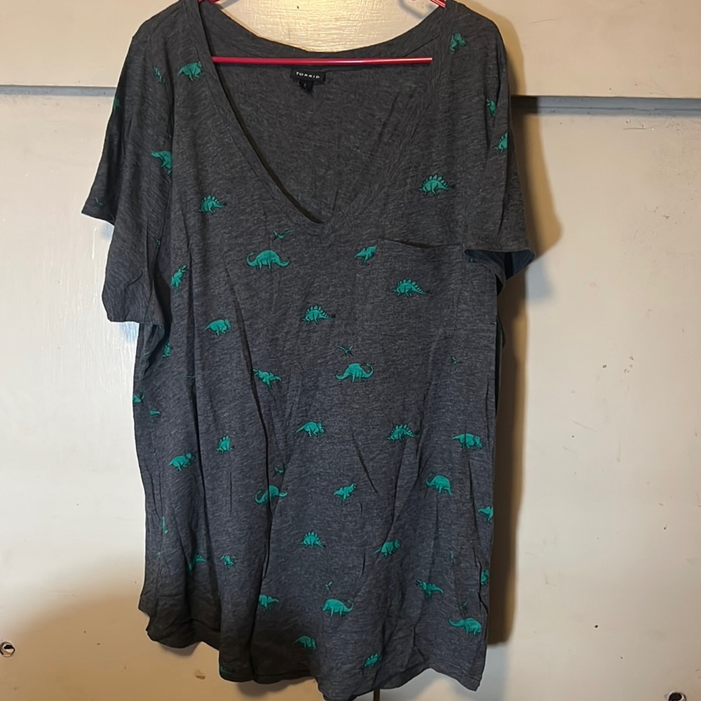 Torrid brand classic fit V-neck tee-Torrid size 3